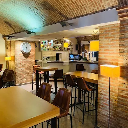 格兰德广场酒店