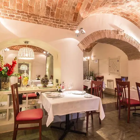 Plaza Grande Szálloda