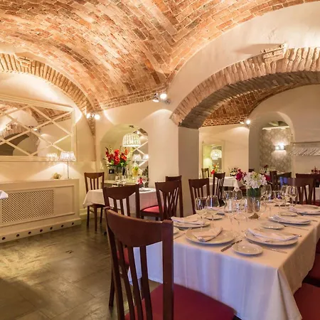 Szálloda Plaza Grande *